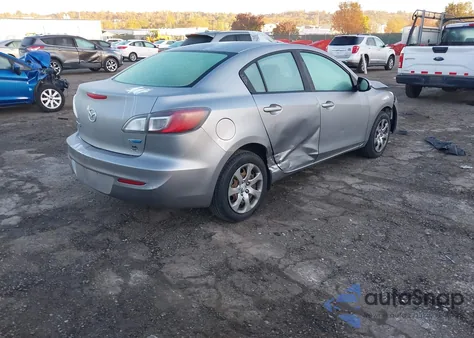 2013 Mazda Mazda3 I Sport из США, поврежденный, VIN JM1BL1UP6D1813257